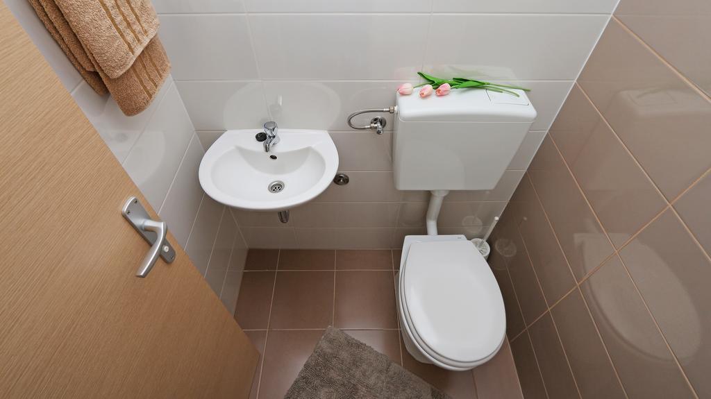 Antonijas Sunny Apartment Макарска Екстериор снимка