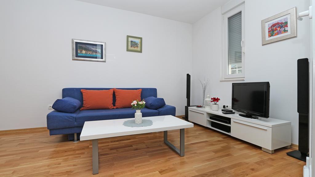 Antonijas Sunny Apartment Макарска Екстериор снимка