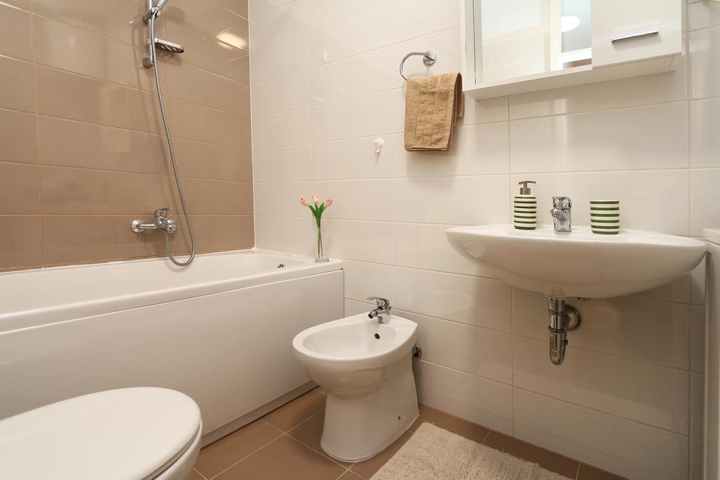 Antonijas Sunny Apartment Макарска Екстериор снимка