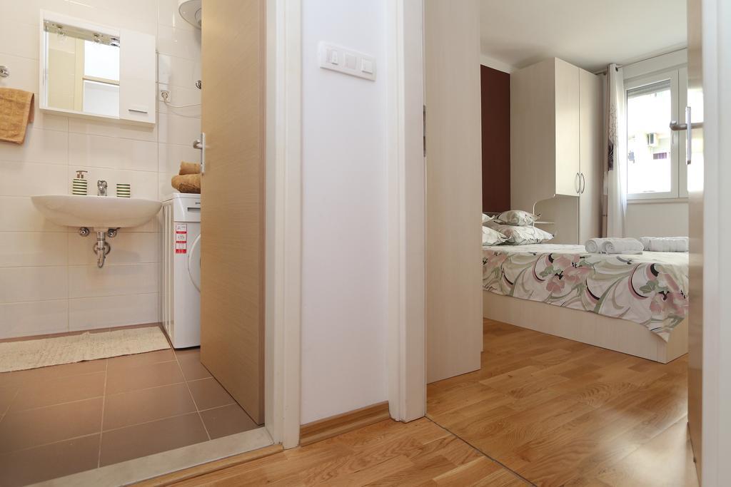 Antonijas Sunny Apartment Макарска Екстериор снимка