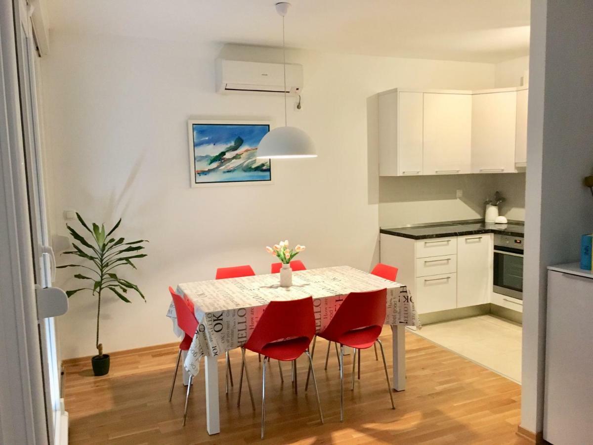 Antonijas Sunny Apartment Макарска Екстериор снимка