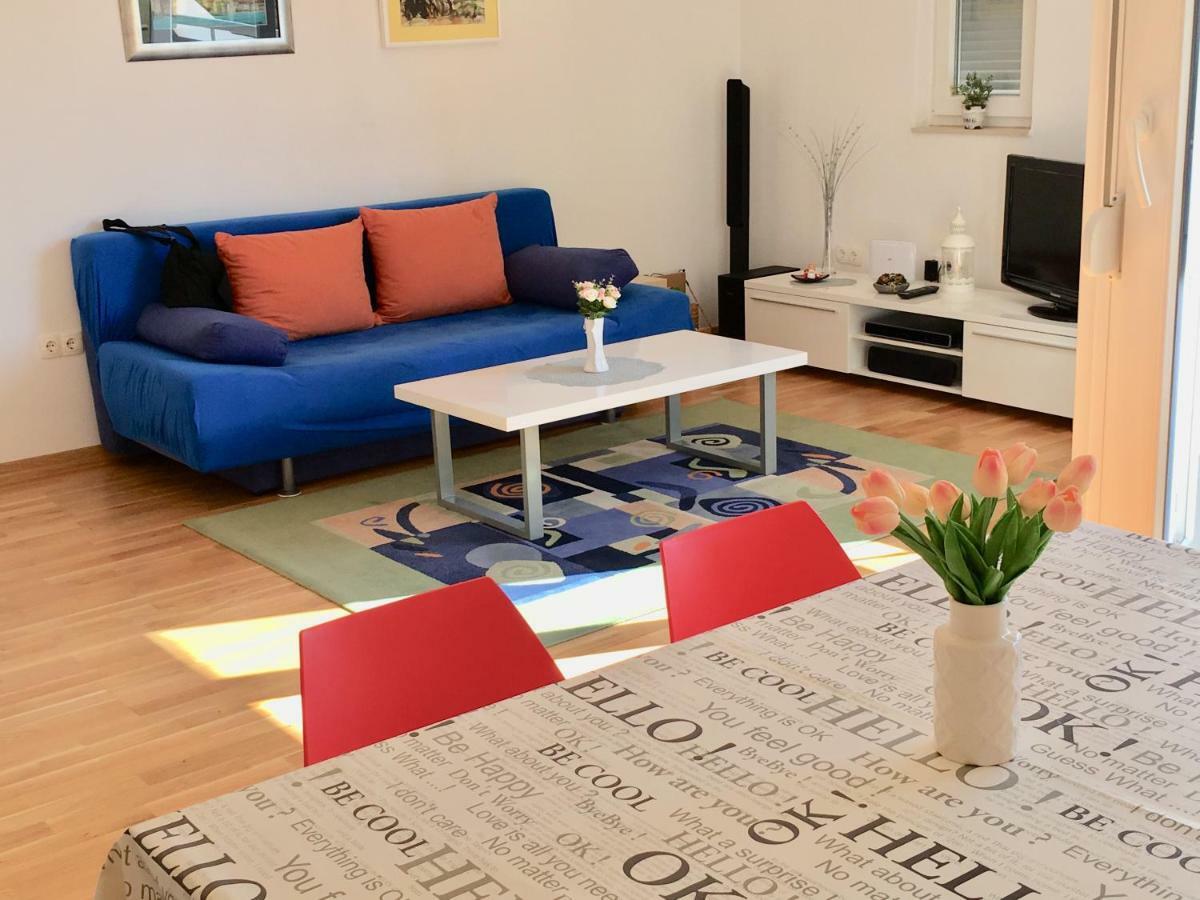 Antonijas Sunny Apartment Макарска Екстериор снимка